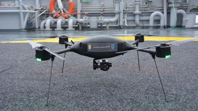 Etter to års testing: Fem kystvaktfartøy får hver sin drone til overvåking