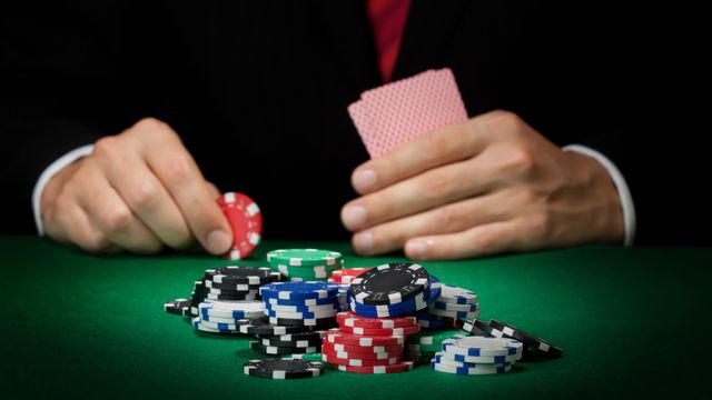 Vil tvinge operatørene til å blokkere gambling-nettsteder