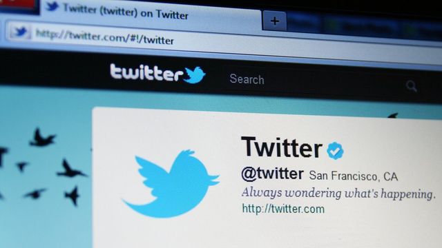 Feil i Twitter har ført til at private meldinger kan ha blitt delt med uved­kommende i over et år