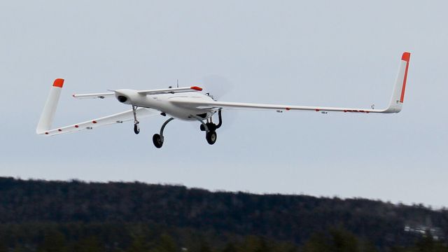Tester drone for kommunikasjon rundt Svalbard