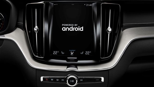 Nesten halvparten av alle nye biler selges med Android Auto eller Apple Carplay