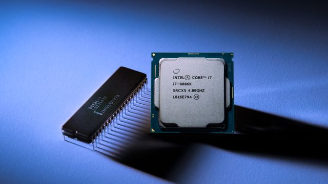 For 40 år siden begynte Intel å selge verdens første x86-prosessor