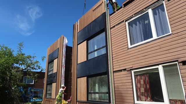 Gamle boliger blir nye med integrerte solceller i veggene
