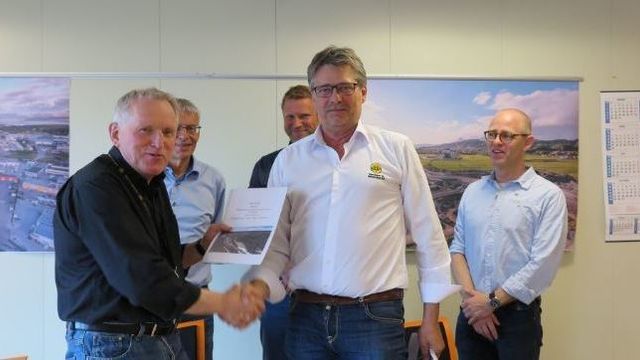 Bertelsen & Garpestad signerte kontrakt for bygging av E6 i Nordland