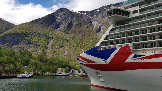 Cruiseindustrien vil ikkje utvikla null&shy;utslepps&shy;teknologi berre for 2-3 hamner i verdsarv&shy;fjordane