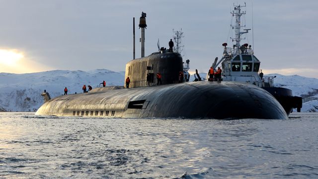 Russisk atomubåt seiler langs norskekysten