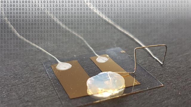 Verdens minste transistor kontrolleres med ett enkelt atom
