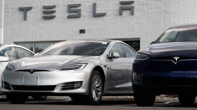 Saudi-Arabias oljefond har investert i Tesla. Men Elon Musk vil ikke ta selskapet av børs likevel