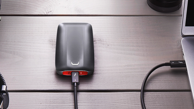 Dette er Samsungs første eksterne SSD med Thunderbolt 3 – blir lynrask