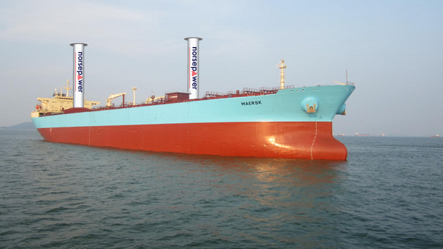 Her klargjør Maersk verdens første tankskip med rotorseil
