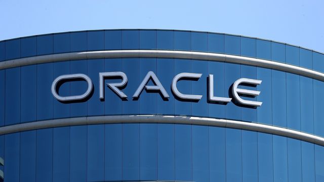 Oracle skuffer med laber vekst