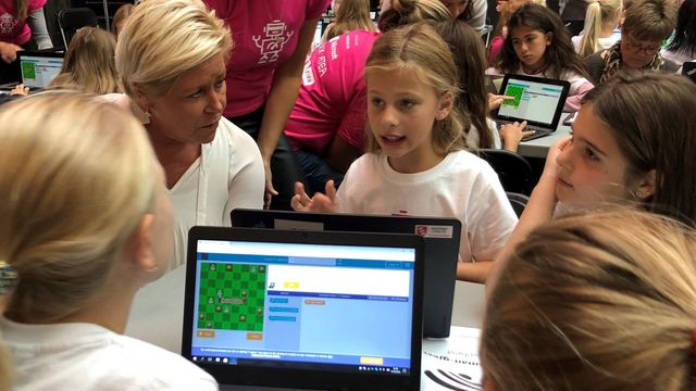 Hvorfor gutta ikke fikk bli med: Girl Tech-fest for 1500 jenter