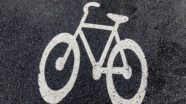 Vil innføre mobilforbud for syklister