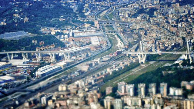 Veiselskapet slår tilbake mot myndighetene etter brukollapsen i Italia