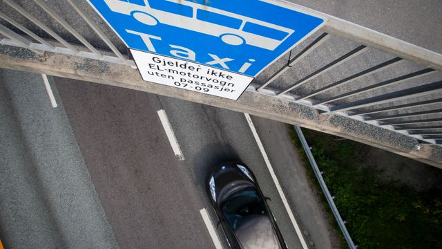 I Danmark takker el-bilistene nei til å kjøre i kollektivfeltet: – Det vil bare skape dårlig stemning