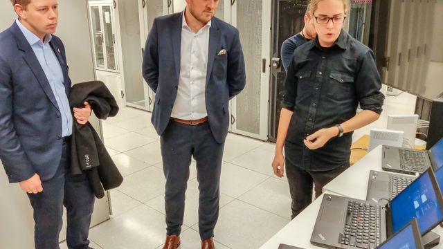 Teleminister på signingsferd