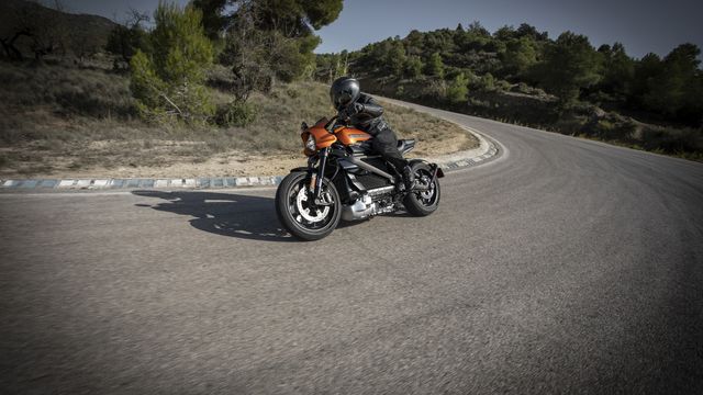 Elektrisk Harley og fartsmonster med 450 kilometer rekkevidde