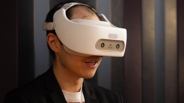 HTC vil ha VR inn i bedrifter med nye VR-briller som verken trenger  PC eller mobil