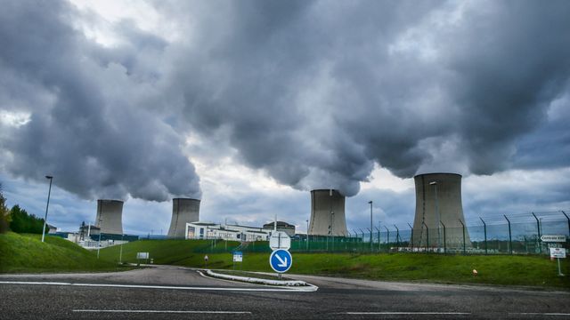 Vil stenge 14 atomreaktorer i Frankrike innen 2035