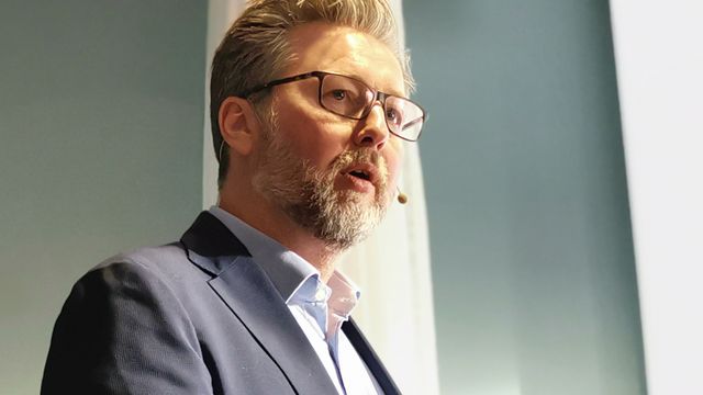 – Vi er én av de to største teleaktørene i verden