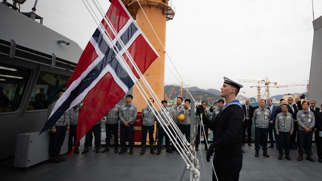 Tre dager etter at fregatten sank mottok Forsvaret endelig sitt nye kjempeskip