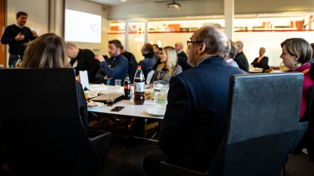 Tre ganger i året deltar Norges største virksomheter i lukkede møter for å bekjempe nettsvindel