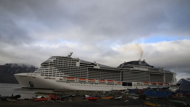 Store skip kan få forbud i verneområdene på Svalbard