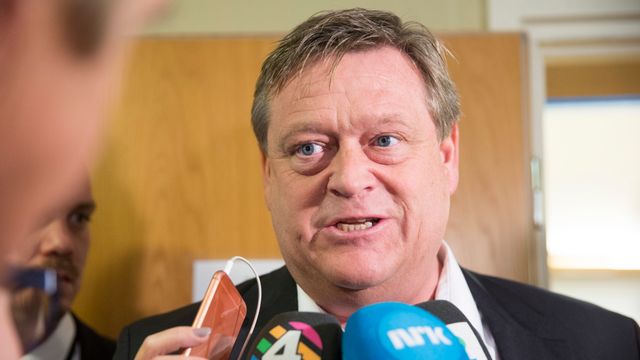 Innrømmer tett kontakt med USA
