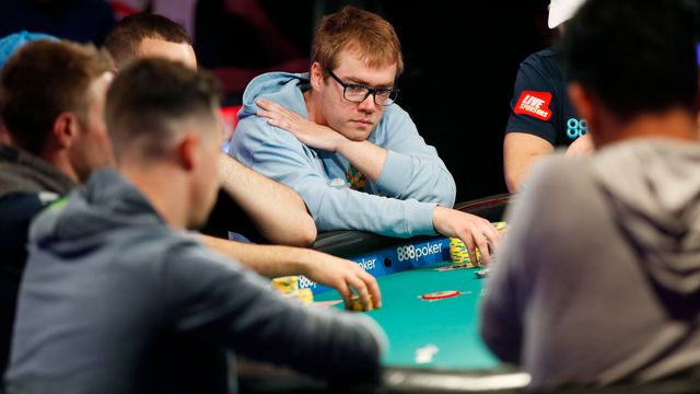 Bruker poker for å finne feil i IT-systemer: – Kortene tvinger fram heftige diskusjoner