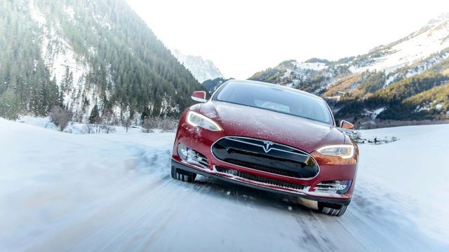 Svenske myndigheter vurderer midlertidig forbud mot salg av Tesla-biler