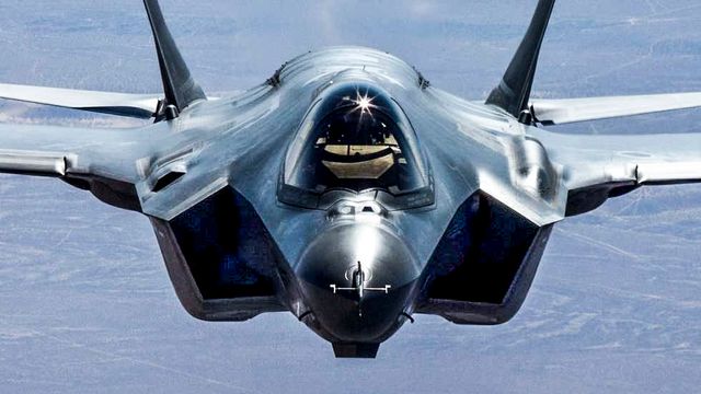 Forsvaret frykter de vil ha for få piloter til F-35