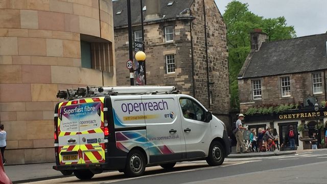 Britene ønsker lokal regulering av fibernett