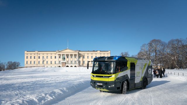 Her er fremtidens elektriske brannbil på vintertesting i Norge