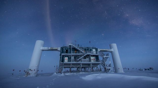 Fysikere gir astronomene et nytt verktøy under isen på Sydpolen