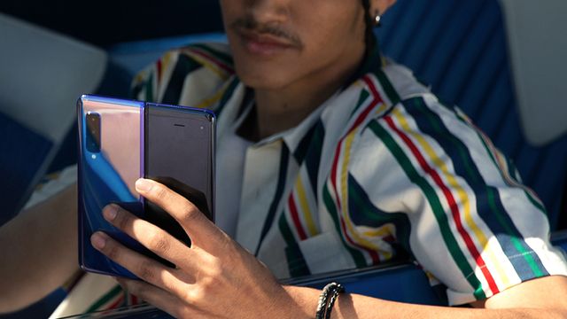 Slik er Samsungs <i>brettbare</i> mobiltelefon