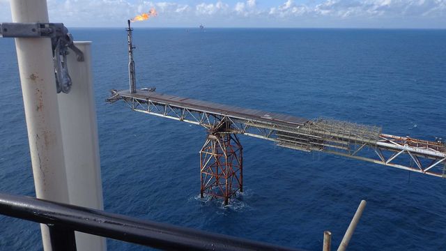 Inviterer til 700-auksjon offshore