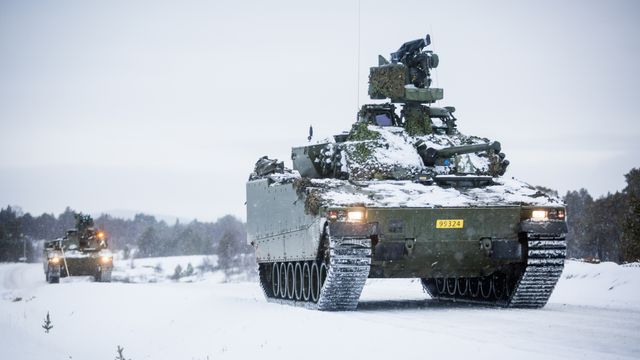 Avslører en rekke feil på nye CV90 stormpanservogner