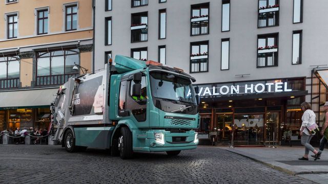 Volvo har levert sin første elektriske lastebil