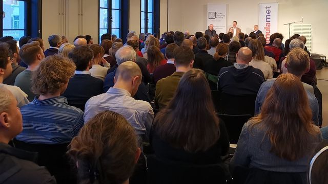 Debatt i Oslo, søksmål i USA