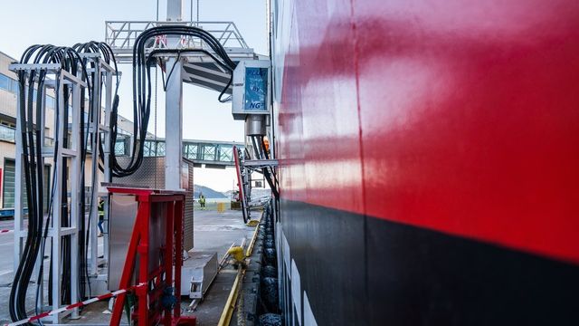 Dyr leie kan ødelegge for landstrøm langs Kystruten: – Ved noen havner blir diesel billigere