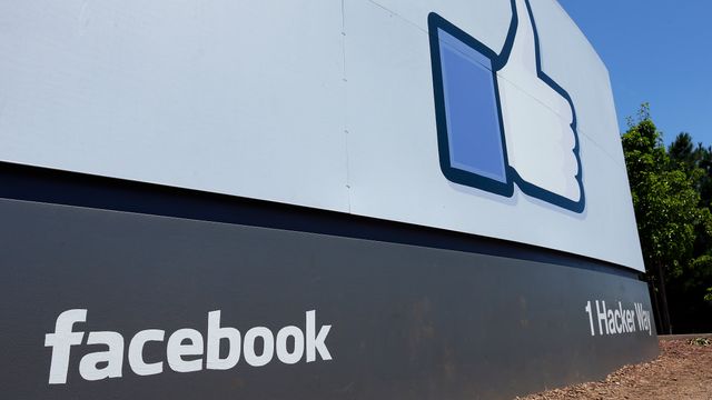 Facebook fjerner hundrevis av falske kontoer i India og Pakistan