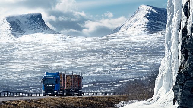Svenskene åpner opp for enda flere veier med totalvektgrense på 74 tonn