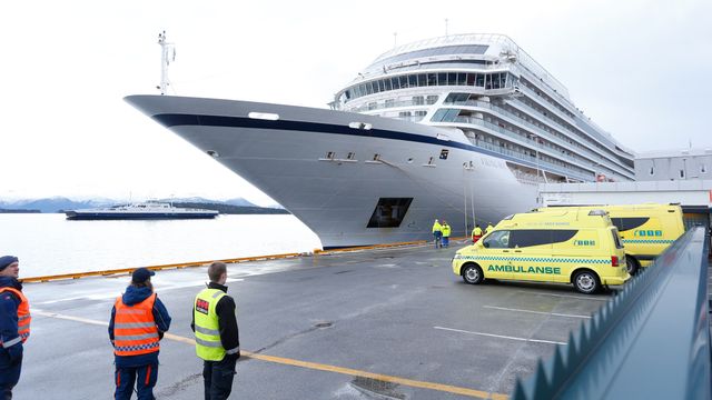 Viking Sky seiler fra Kristiansund - settes i trafikk fra København 