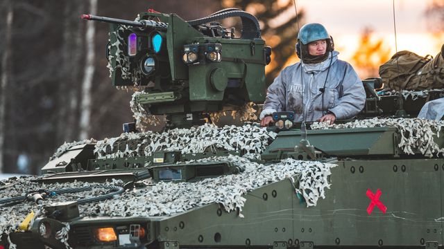 Forsvaret feiret panservogn-leveranse med skarpskyting