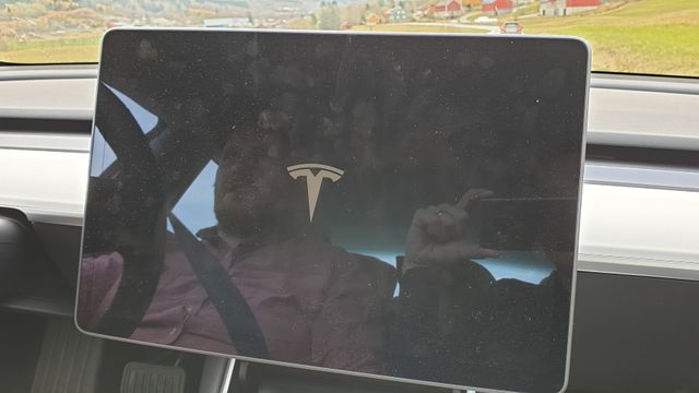 Vi tester Tesla Model 3 som familiebil