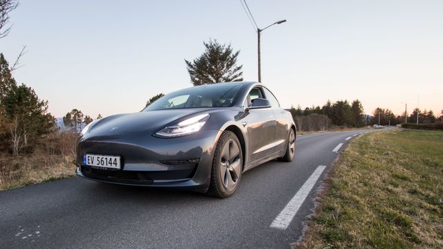 Syv videoklipp: Bulk, beundring og bråstopp med Teslas nye selvkjøringsfunksjon