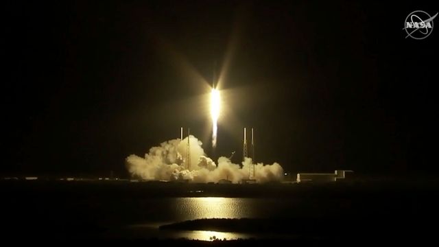 Lyktes med SpaceX-oppskyting – kurs for internasjonal romstasjon