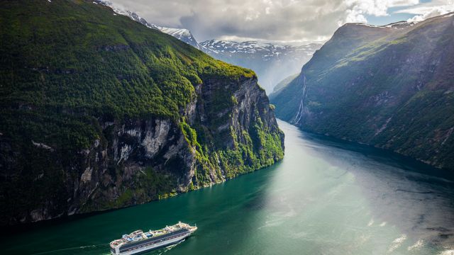 700.000 i gebyr for svovelutslipp i norske verdensarvfjorder