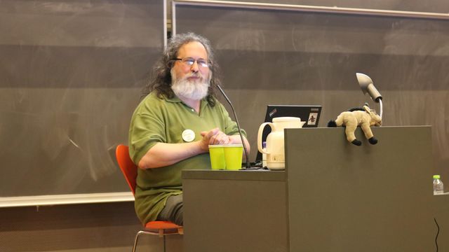Richard Stallman, mannen bak «fri programvare» tordner mot strømmetjenester