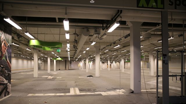 Veggene løsnet og glassplater falt ned. Nå må kjøpesenter fra 2010 bygges om for 200 millioner